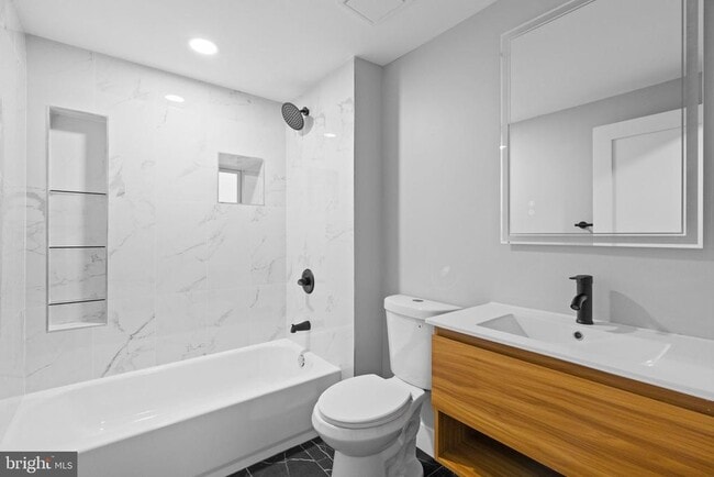 Building Photo - 449 Delmar St