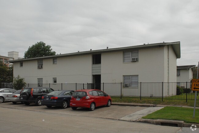 Primary Photo - Woodhead Apartments