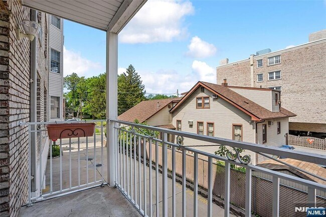 Building Photo - 420 Passaic St