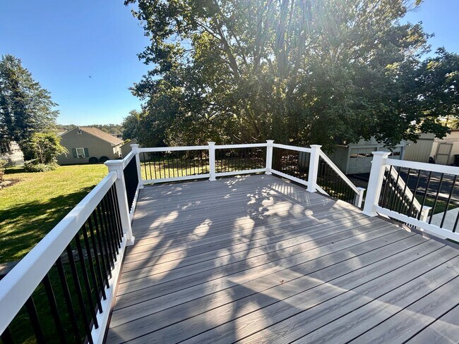 Building Photo - Spacious 3-Bedroom 1.5 Bath Home For Rent ...