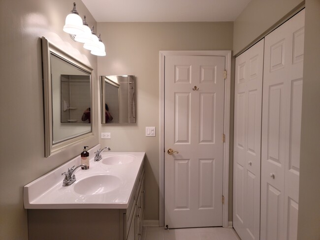 Hallway Bathroom - 2954 Partridge Ct