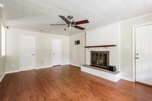 Building Photo - Beautiful One Level Home in Bon Air for rent!!