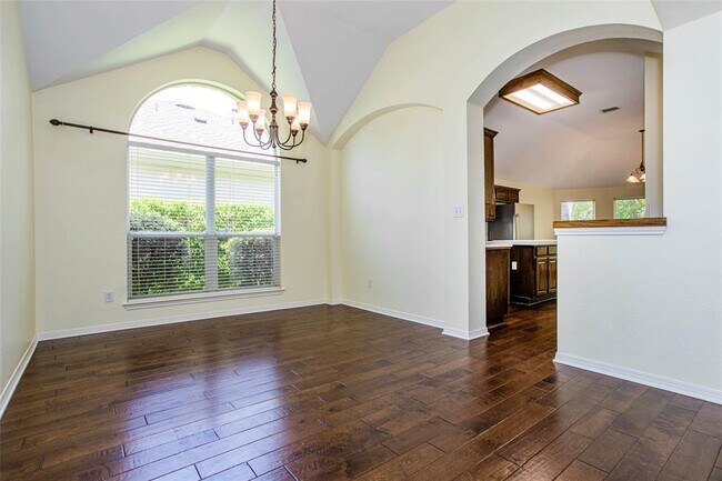 Building Photo - 3605 Bayton Dr