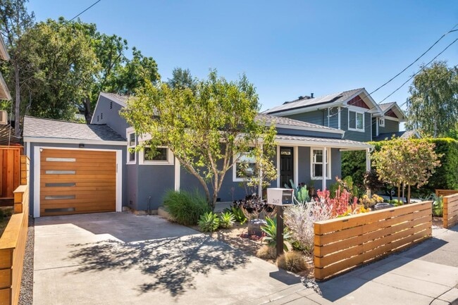 Building Photo - 2667 San Carlos Ave