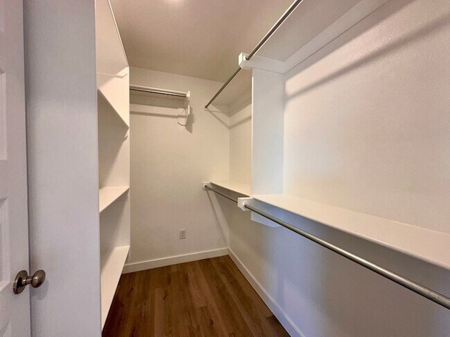 Building Photo - 5817 Settler Ave