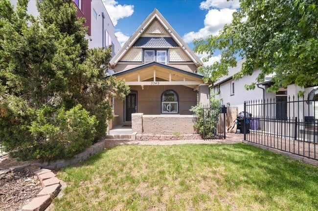 Primary Photo - Awesome 3 bedroom, 2 bath home!
