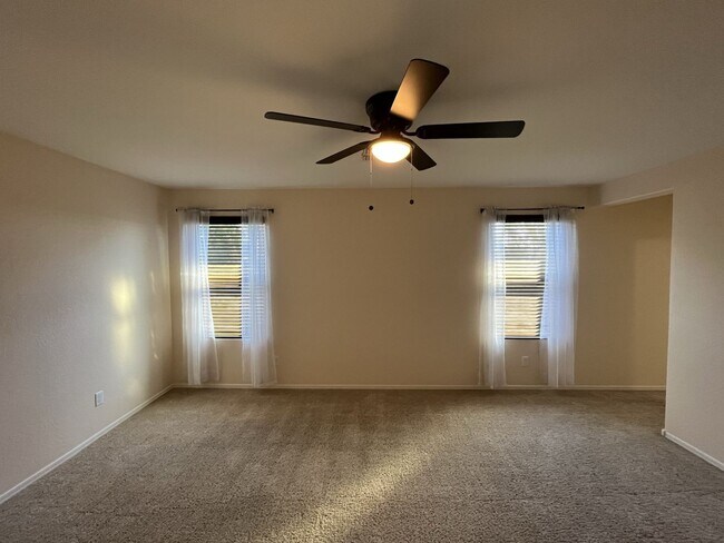 Building Photo - 4 Bedroom + Den Home in the Cameron Ranch ...