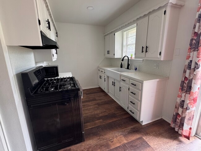 Building Photo - 309 Liza Ln