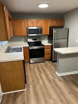 Building Photo - 120 Creekwood Ave