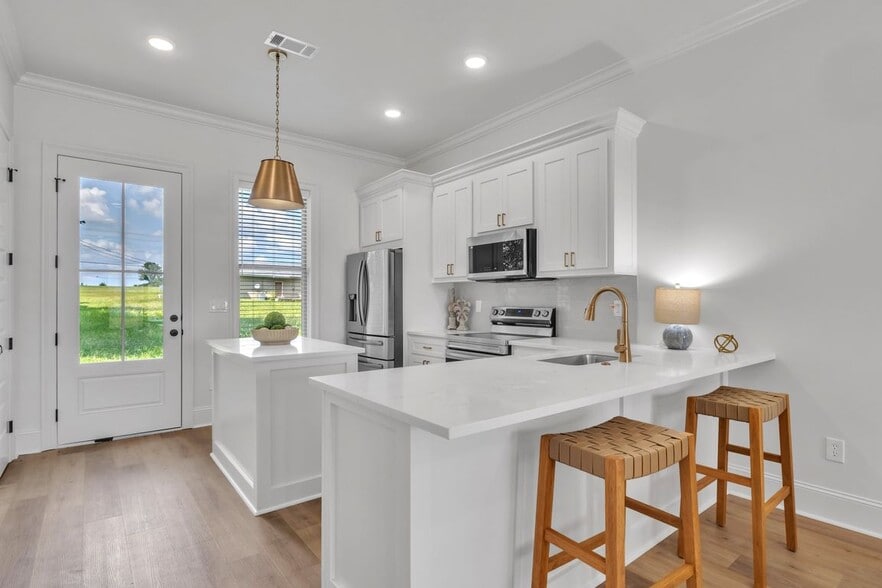 Building Photo - 110 Breezeway Cove