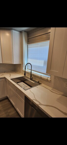 Building Photo - 136 W F St