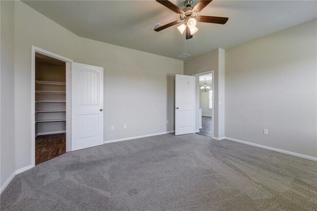 Building Photo - 401 Cassandra Dr