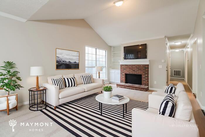 Building Photo - 208 Salusbury Ln