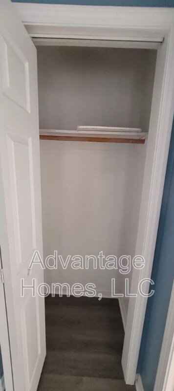 Building Photo - 744 N 70th St