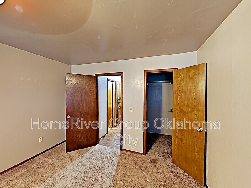 Building Photo - 1036 W Windsor Way