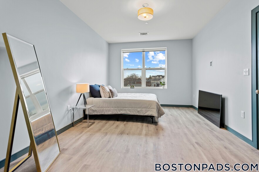 Building Photo - 1258 Massachusetts Ave