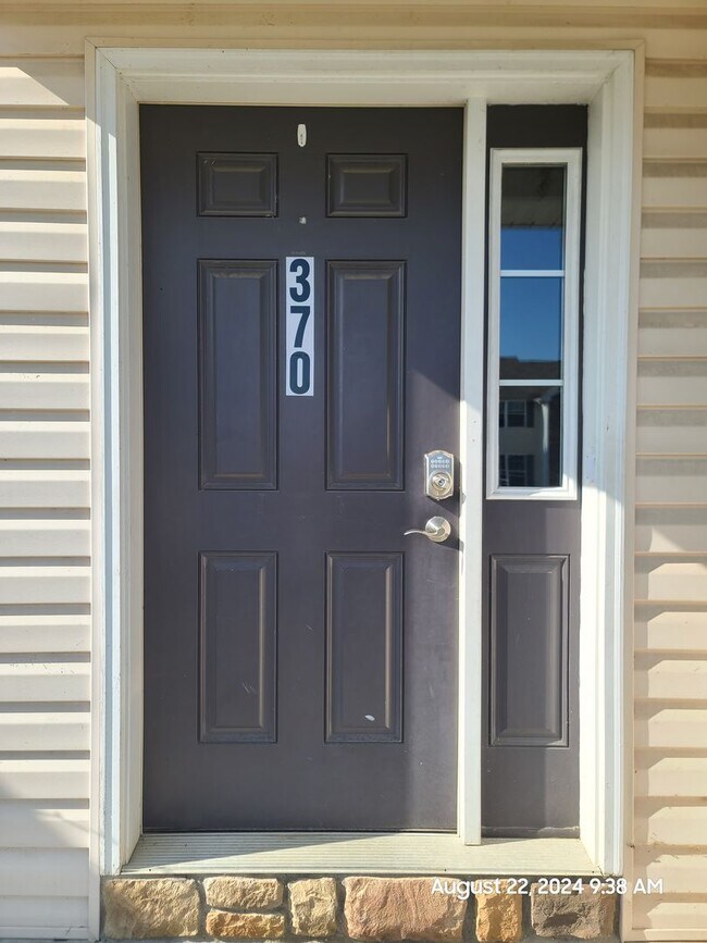 Building Photo - 370 Viewpoint Way
