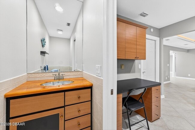 Building Photo - 16 Forest View Way