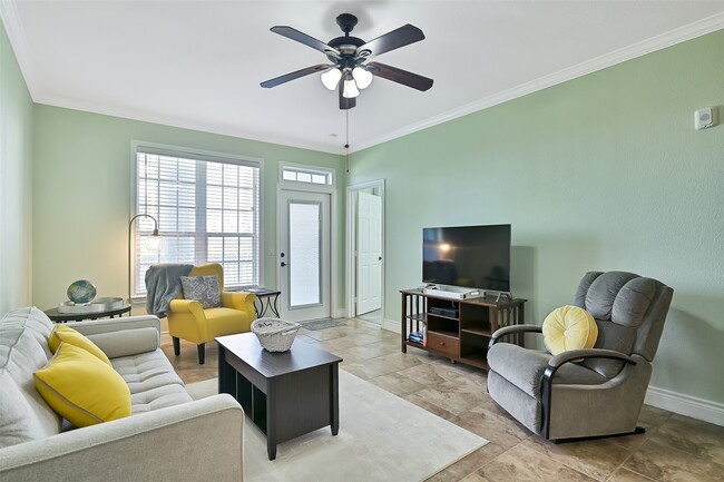 Building Photo - 7000 Seawall Blvd