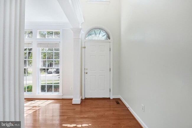 Building Photo - 8416 Churchside Dr