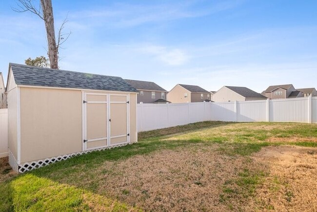 Building Photo - Experience Luxury Living in Reedy Fork