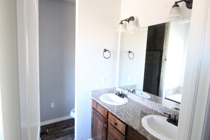 Building Photo - 20659 Landmark Dr