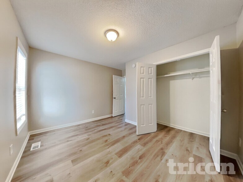 Building Photo - 2028 Ballston Pl