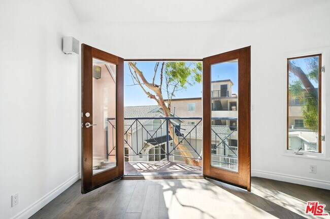 Building Photo - 2454 4th St