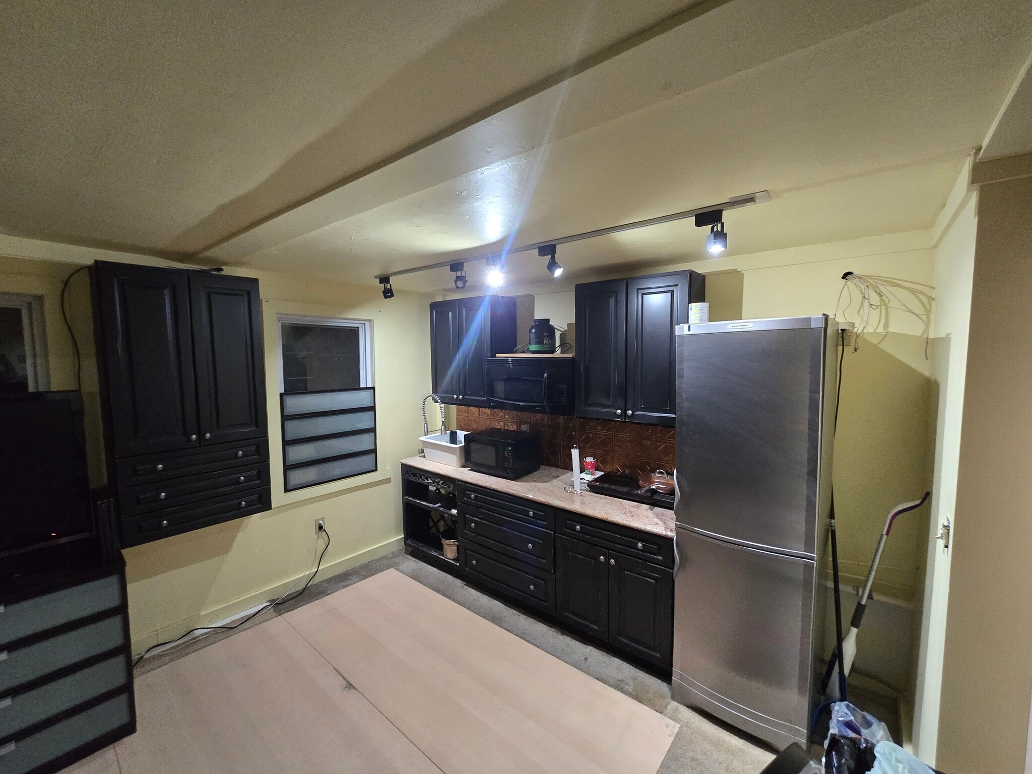 Building Photo - 7006 Eastern Ave