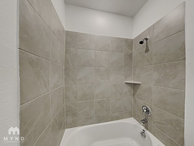 Building Photo - 7900 Green Heron Dr