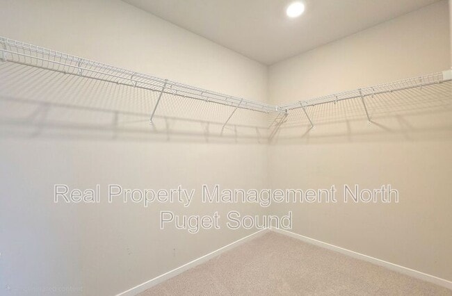 Building Photo - 9814 Hawkins Ave