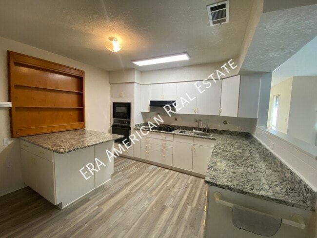 Building Photo - 925 Holbrook Cir