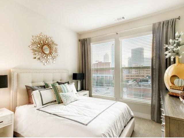 Building Photo - 2 bedroom in Dallas TX 75202