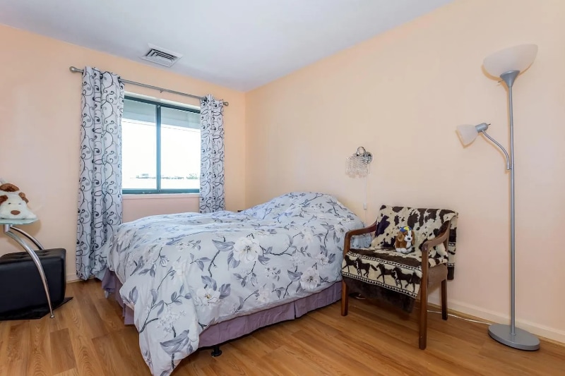 Building Photo - 50 S Common St