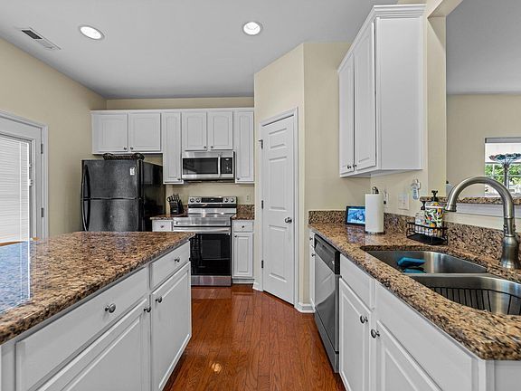 Building Photo - Build Equity While Leasing - Lease and Own...
