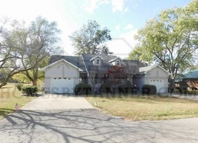 Building Photo - 915 Roddy Rd