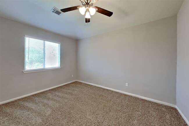 Building Photo - 5803 Village Grove Dr