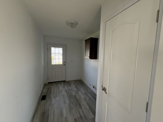 Building Photo - 19 Swallow Ln
