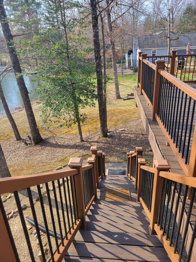 Building Photo - 116 Knollwood Ln