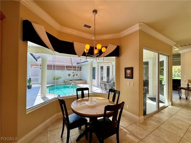 Building Photo - 1740 Ludlow Rd