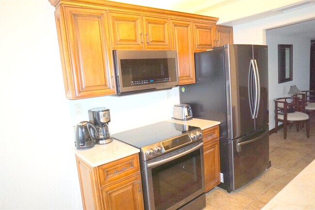 Building Photo - 525 N Ocean Blvd