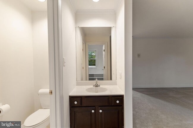 Building Photo - 2527 Hunter Mill Rd