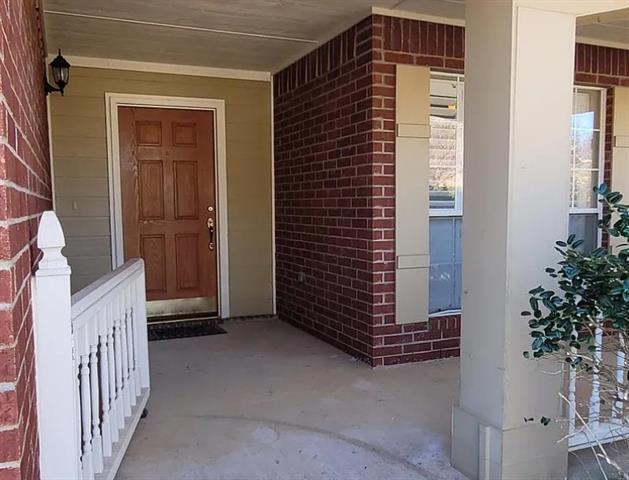 Building Photo - 6402 Lake View Ln