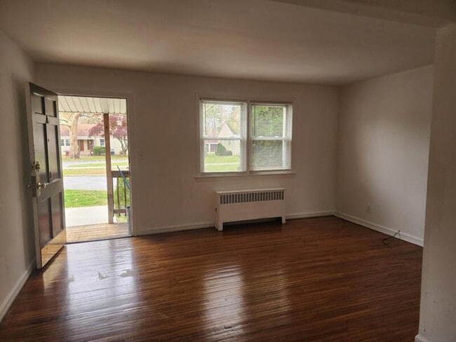 Building Photo - 2 Springwood Cir