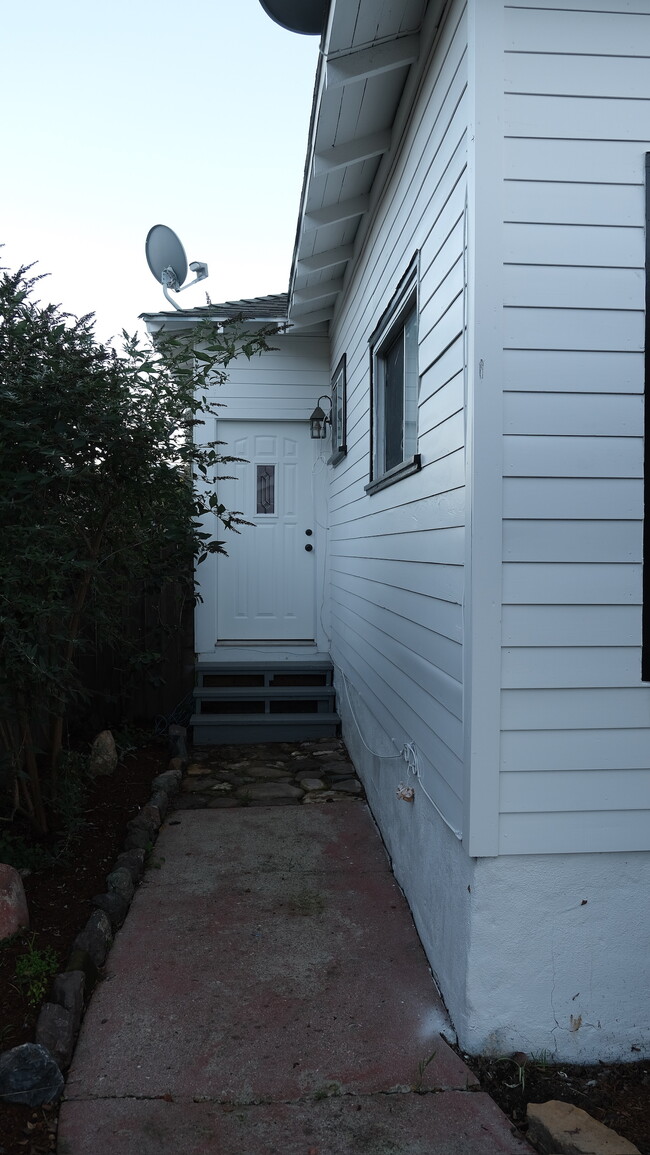 Building Photo - 509 Coronel Pl