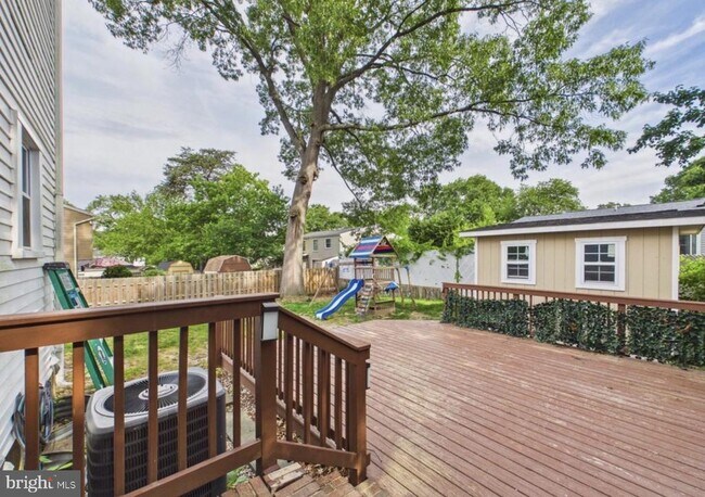 Building Photo - 1358 Raleigh Dr
