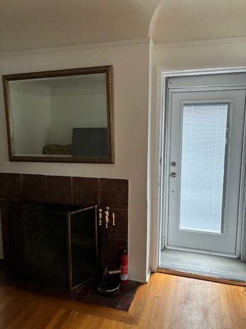 Building Photo - 5914 S Carver St