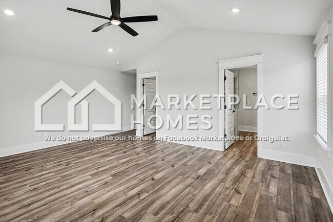 Building Photo - 556 Kingwood Ln