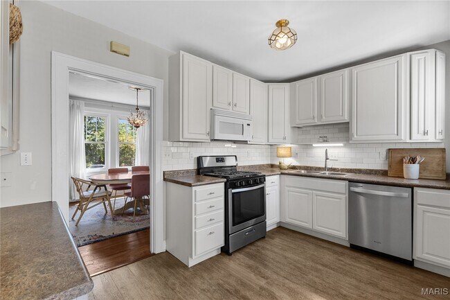 Building Photo - 7525 Suffolk Ave