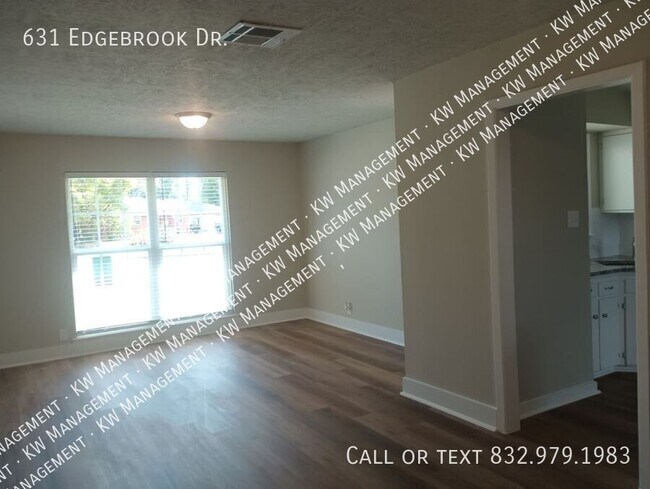 Building Photo - 631 Edgebrook Dr